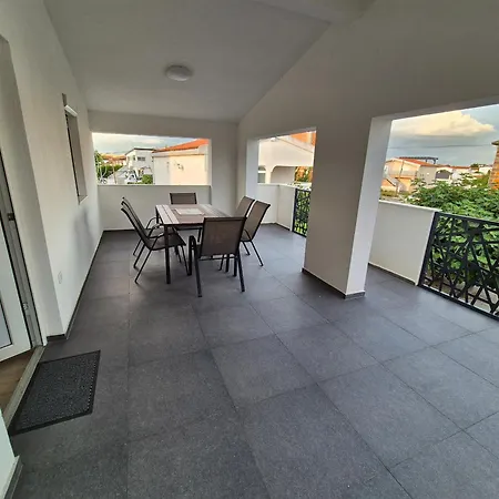 Apartment Hana & Sara *