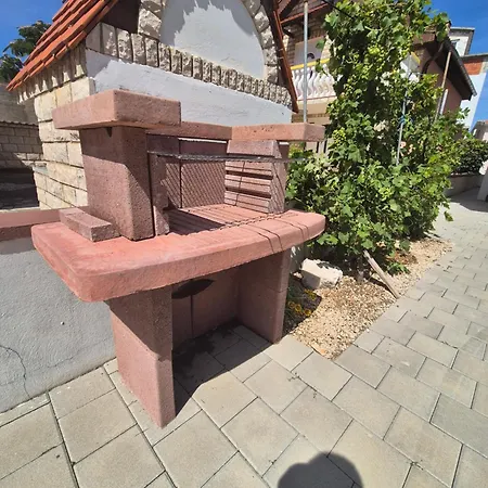 Hana & Sara Apartment