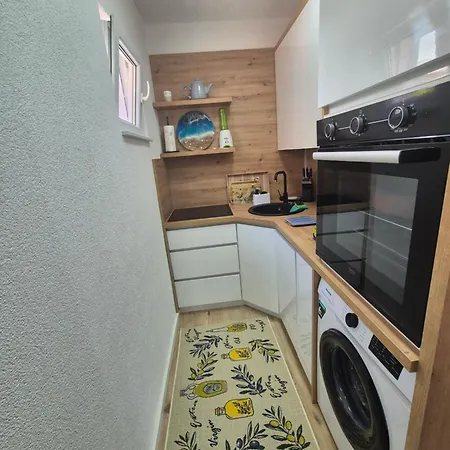 Hana & Sara Apartment Vir